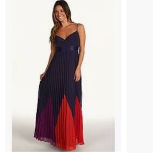 EUC Max and Cleo Maxi size 4